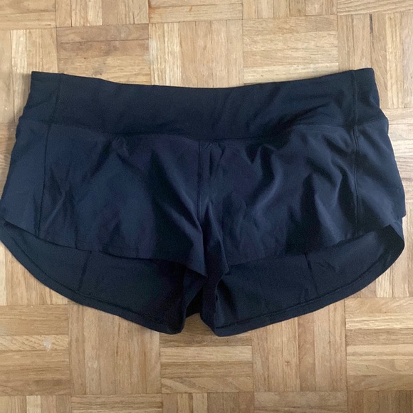 Speed Up Shorts 2.5” Medium Rise - Picture 2 of 2